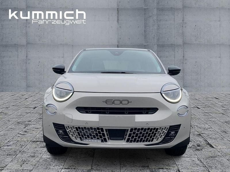 Neu Fiat 600 Icon 110 PS (80 kW) 2025 Beige Limousine