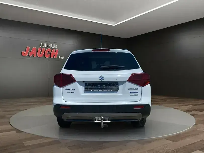 Gebraucht Suzuki Vitara Comfort+ 129 PS (94 kW) 2021 Pearl cool white metallic SUV