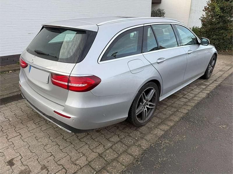 Gebraucht Mercedes E350 AMG 258 PS (189 kW) 2018 Silber Kombi