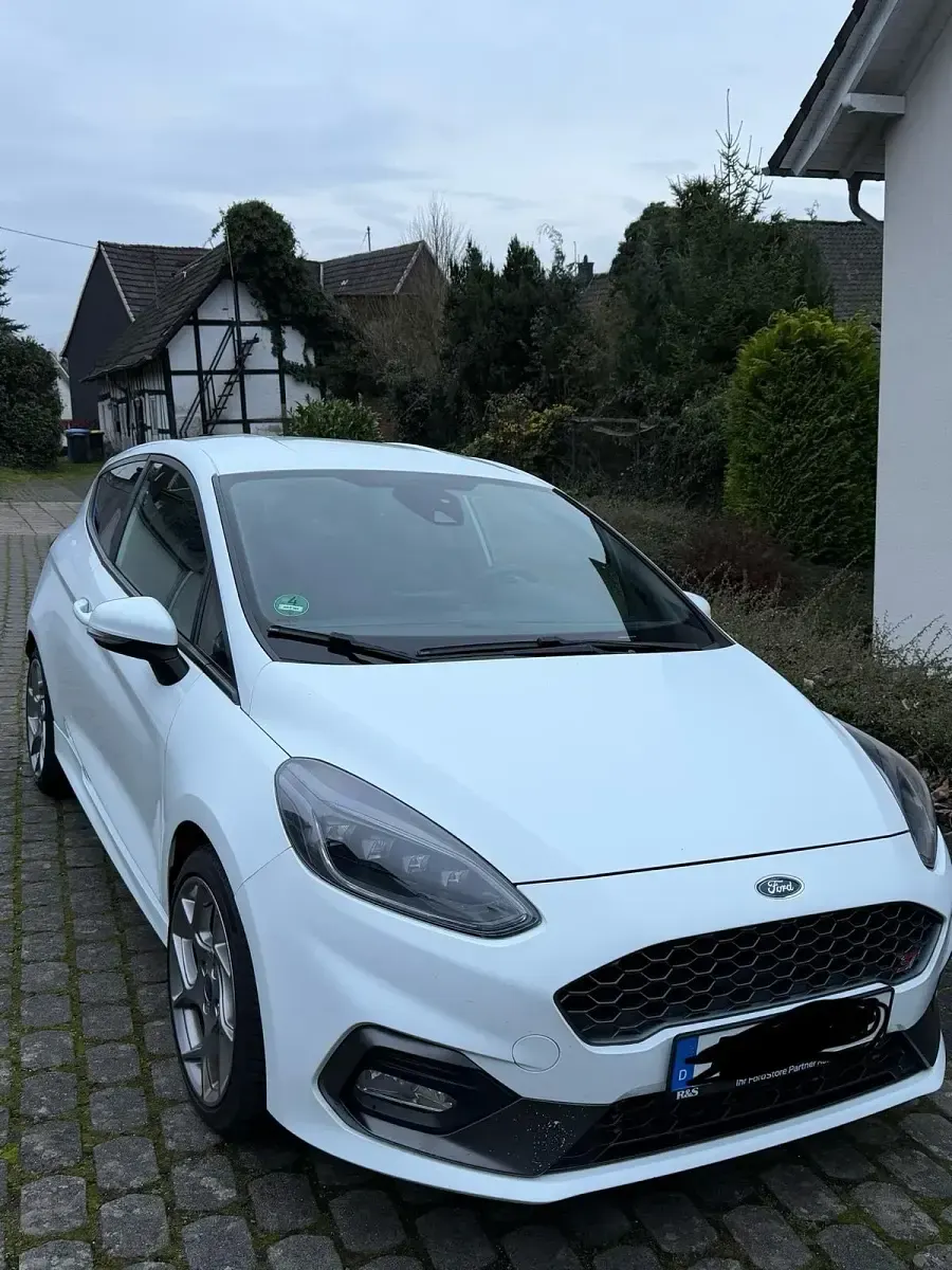 Gebraucht Ford Fiesta ST 200 PS (147 kW) 2018 Weiß Kleinwagen