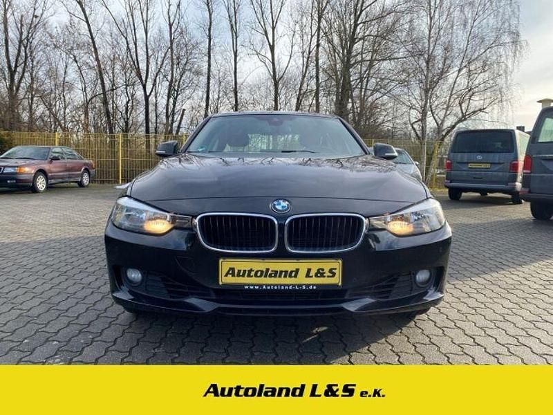Gebraucht BMW 320 Comfort Edition 184 PS (135 kW) 2014 Schwarz Limousine