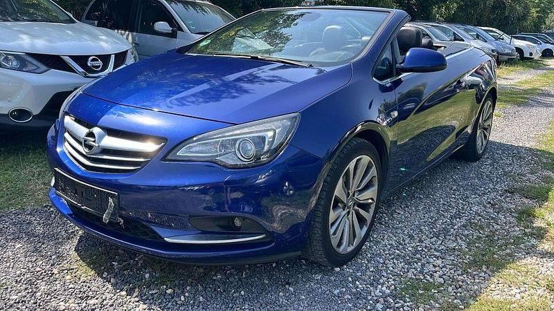 Blau Gebraucht 2014 Opel Cascada Edition Cabrio | 9.999 € (Guter Preis) - Bild 1/4