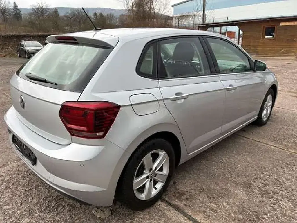 Gebraucht VW Polo Highline 95 PS (69 kW) 2019 Reflexsilber (metallic) Kleinwagen