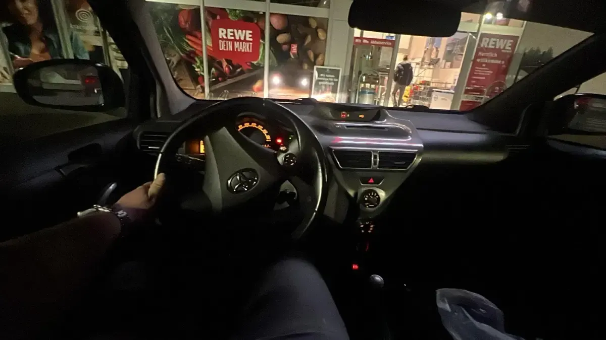 Gebraucht Toyota iQ 68 PS (50 kW) 2009 Schwarz Kleinwagen