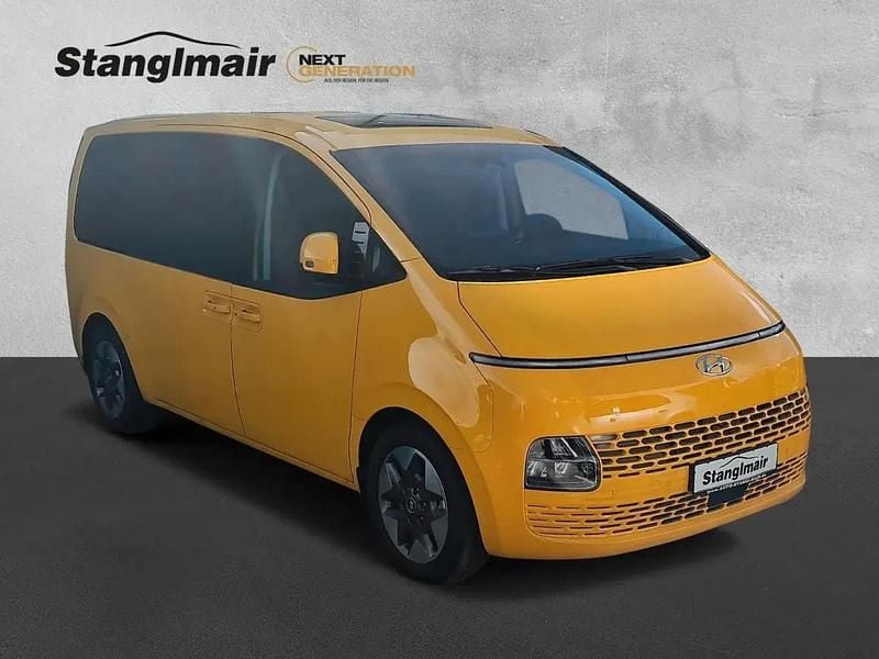 Dynamic yellow Gebraucht 2023 Hyundai Staria Prime Van | 39.990 € (Superpreis) - Bild 1/1