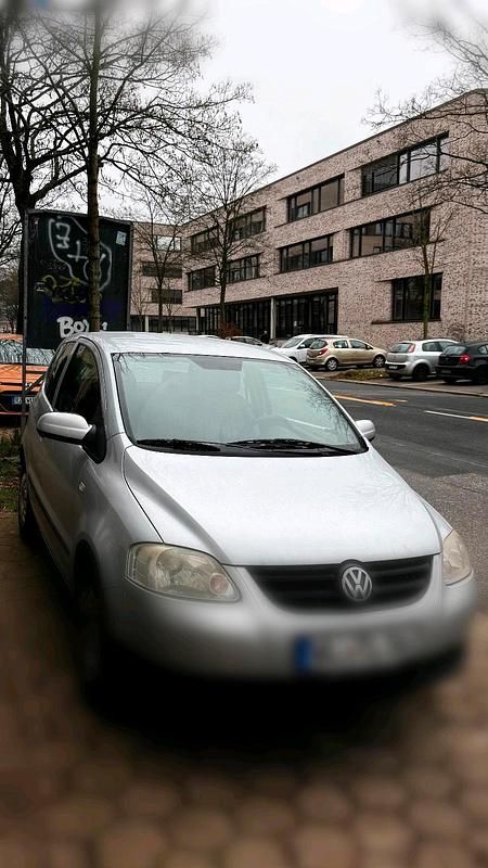 Grau Gebraucht 2006 VW Fox Kleinwagen | 1.750 € - Bild 1/3