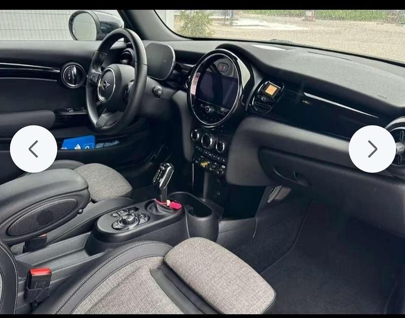 Gebraucht Mini Cooper SE Classic 135 kW (184 PS) 2022 Schwarz Kleinwagen