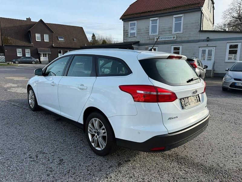 Gebraucht Ford Focus Titanium 101 PS (74 kW) 2018 Weiß Kombi