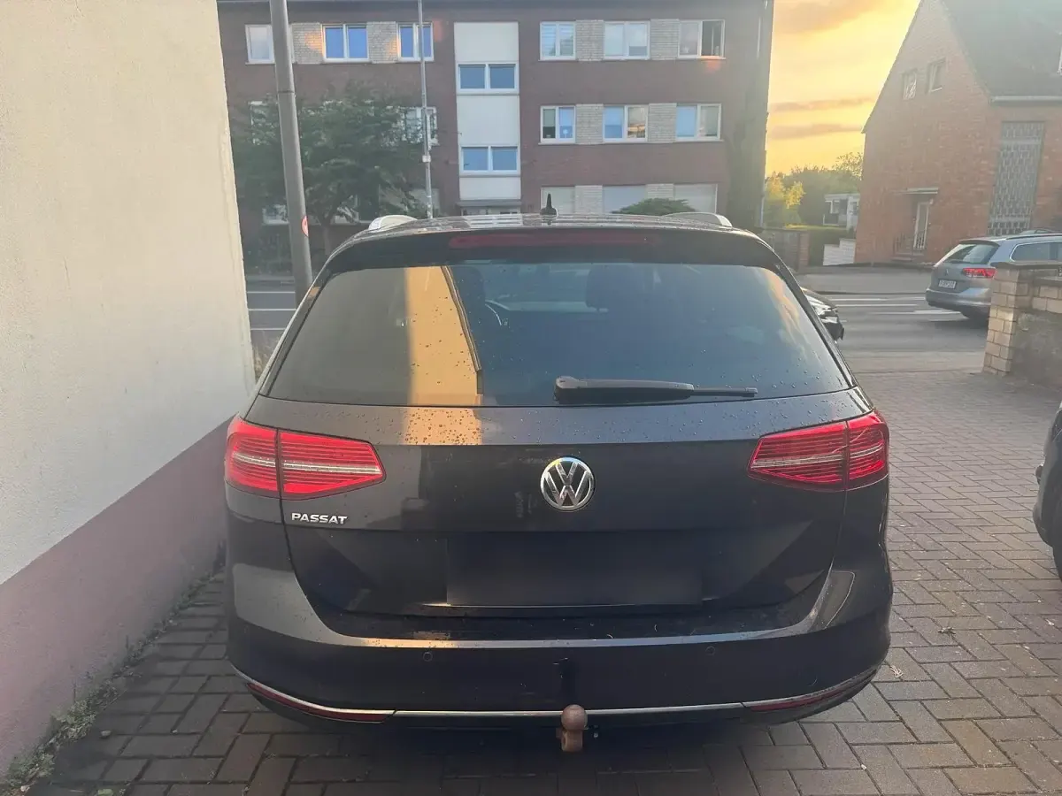 Gebraucht VW Passat 150 PS (110 kW) 2018 Schwarz Kombi