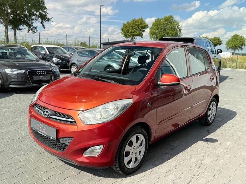 Rot Gebraucht 2013 Hyundai i10 Style Kleinwagen | 7.950 € (Etwas zu teuer) - Bild 1/4