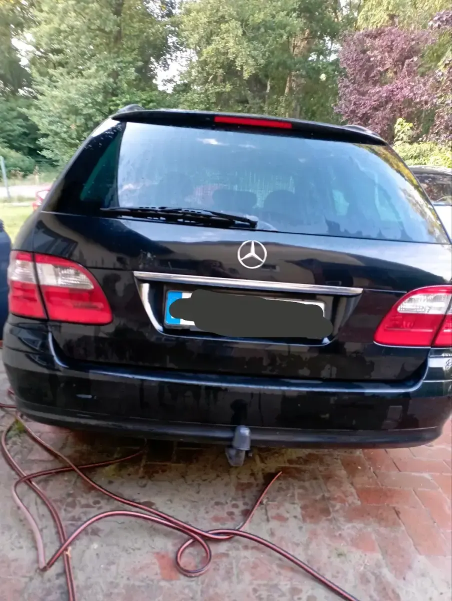 Gebraucht Mercedes E220 150 PS (110 kW) 2004 Schwarz Kombi