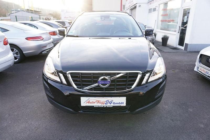 Gebraucht Volvo XC60 Kinetic 163 PS (119 kW) 2010 Schwarz SUV
