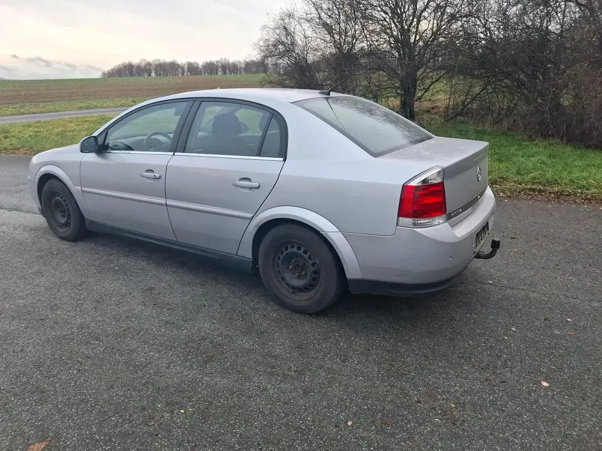 Gebraucht Opel Vectra 155 PS (114 kW) 2026 Silber Limousine