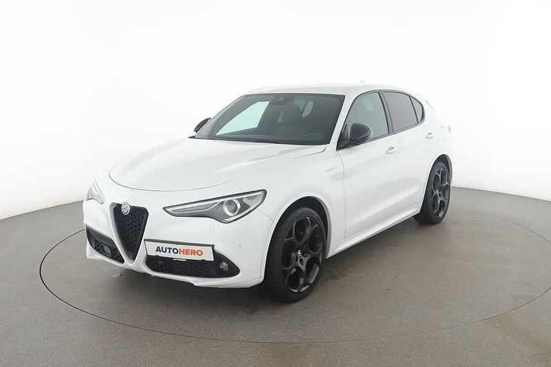 Weiß Gebraucht 2022 Alfa Romeo Stelvio Veloce SUV | 31.050 € (Fairer Preis) - Bild 1/3