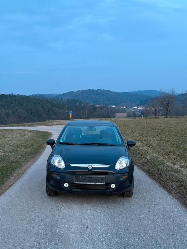 Gebraucht Fiat Punto Evo 77 PS (56 kW) 2011 Blau Kleinwagen