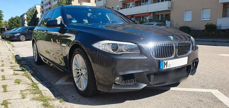 Grau Gebraucht 2012 BMW 535 Comfort Edition Kombi | 19.500 € (Teuer) - Bild 1/4