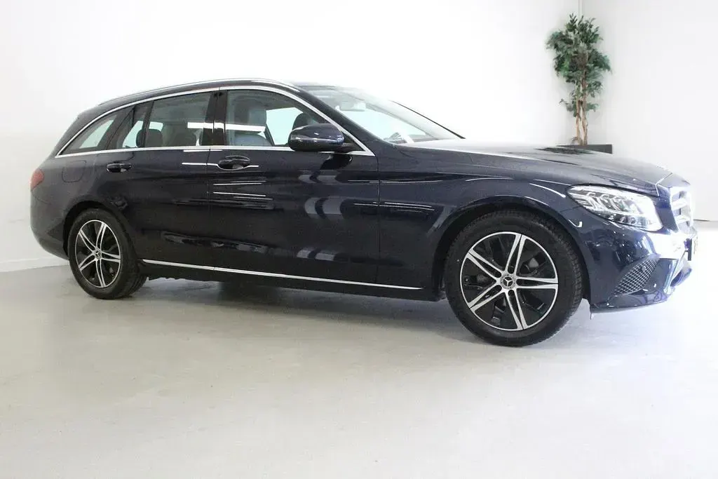 Gebraucht Mercedes C160 Business 131 PS (96 kW) 2019 Blau Kombi