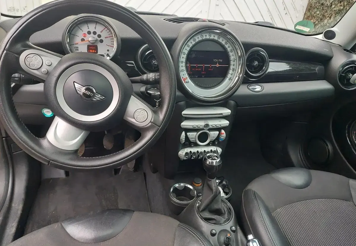 Second-hand Mini Cooper D 109 CP (80 kW) 2008 Negru Hatchback