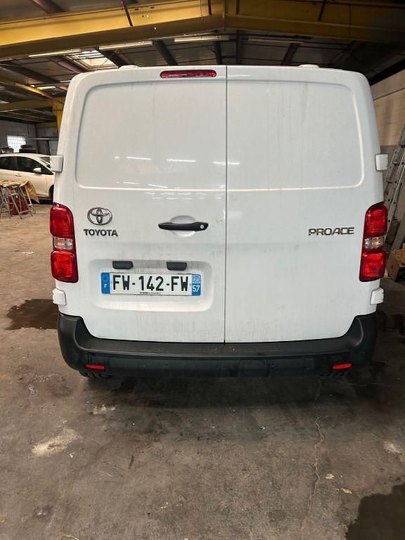 Gebraucht Toyota Proace 122 PS (89 kW) 2020 Weiß Van / Kleinbus