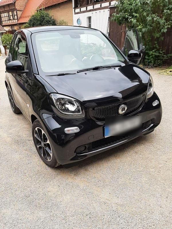 Schwarz Gebraucht 2014 Smart ForTwo Coupé Passion Coupé | 6.999 € (Etwas zu teuer) - Bild 1/4