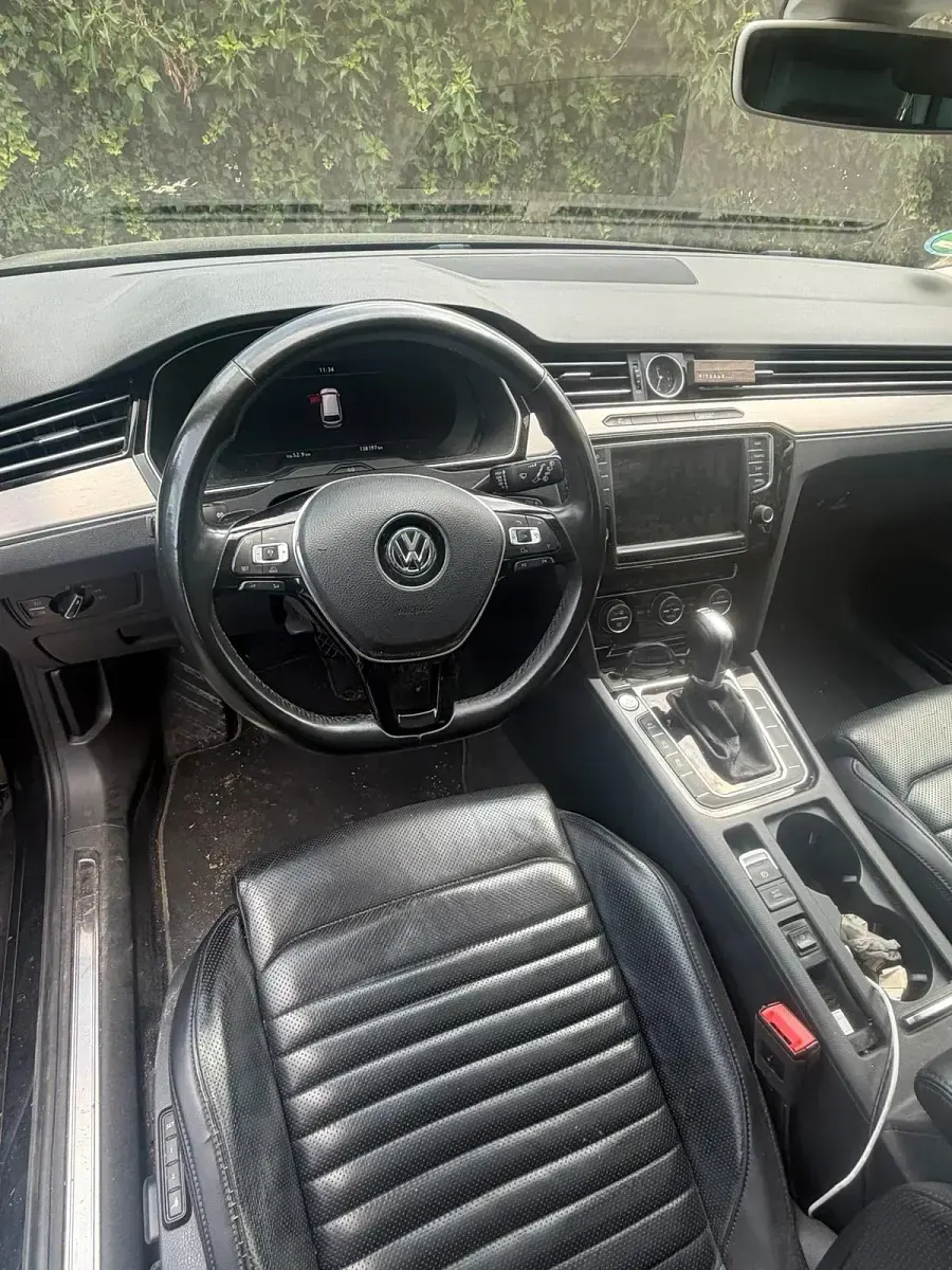Gebraucht VW Passat Highline 240 PS (176 kW) 2014 Schwarz Kombi