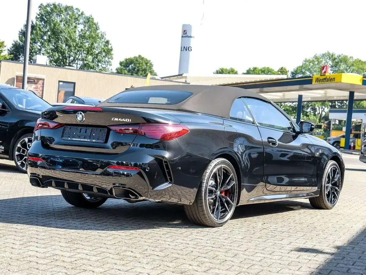 Neu BMW M440 M Sport 392 PS (288 kW) 2026 Black sapphire Cabrio