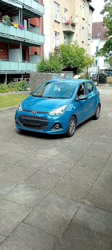 Blau Gebraucht 2014 Hyundai i10 Kleinwagen | 4.999 € (Fairer Preis) - Bild 1/4