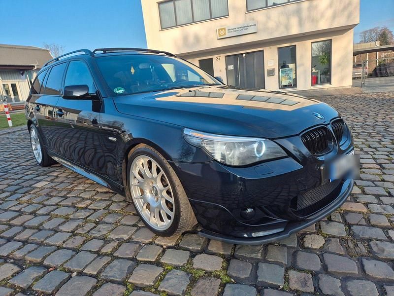 Gebraucht BMW 525 M Sport 218 PS (160 kW) 2007 Schwarz Kombi