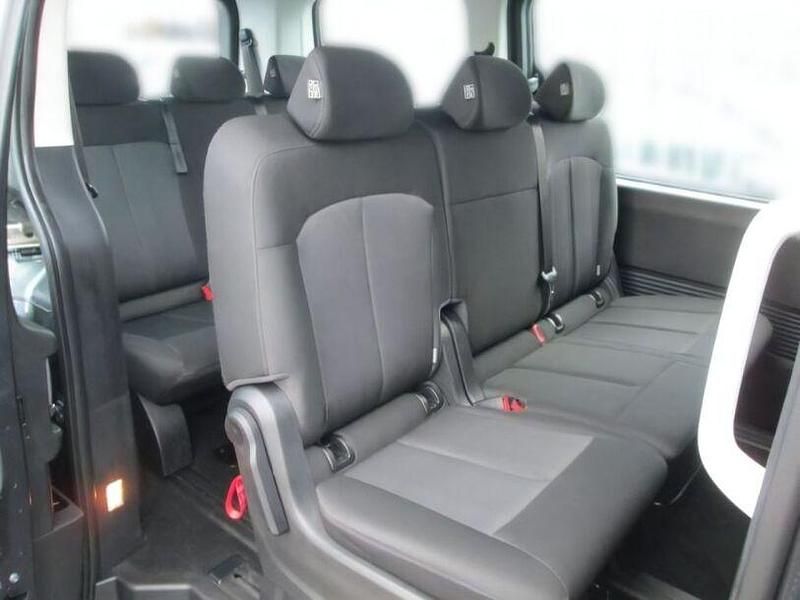 Gebraucht Hyundai Staria 177 PS (130 kW) 2024 Grau Van / Kleinbus