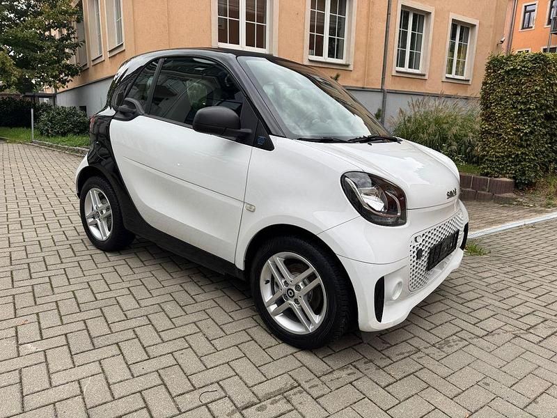 Weiß Gebraucht 2022 Smart ForTwo Electric Drive Coupé | 9.690 € (Fairer Preis) - Bild 1/4