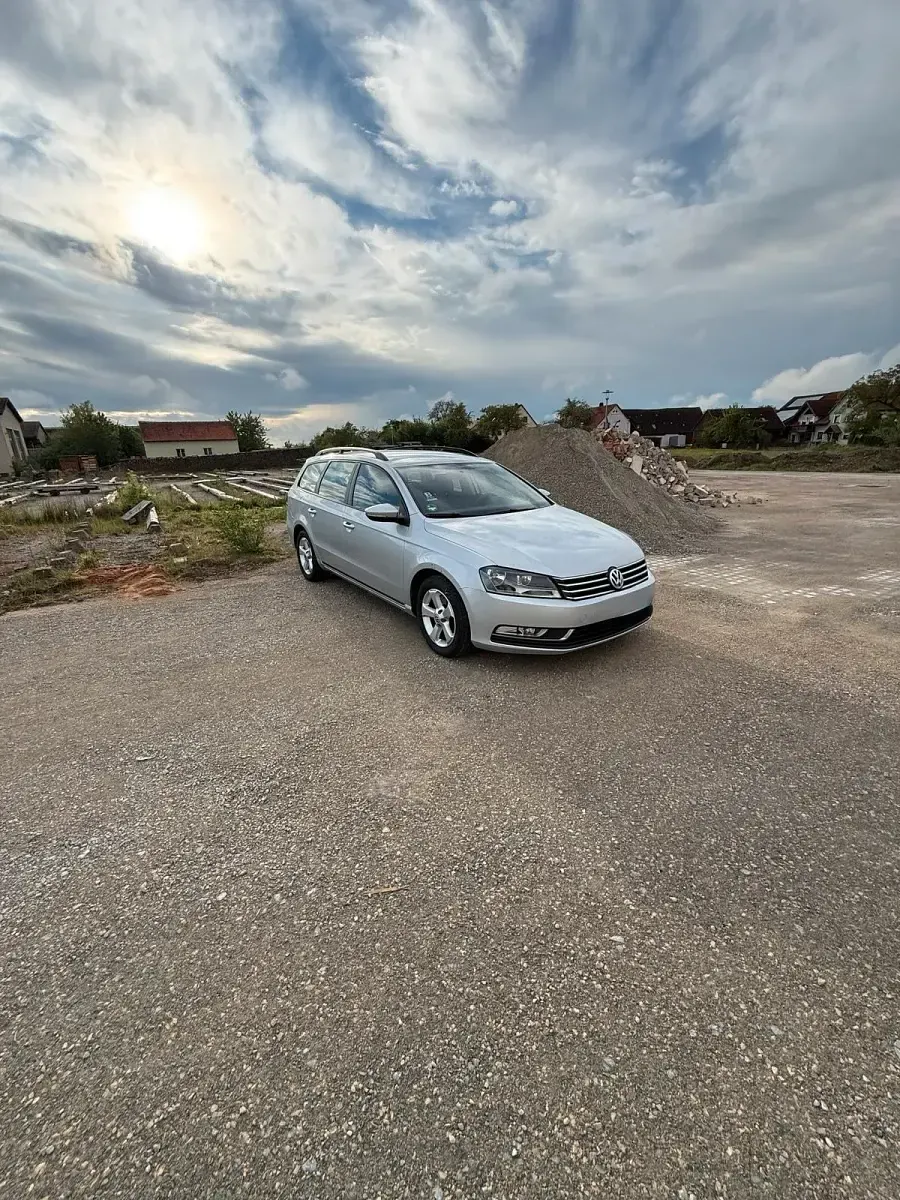 Gebraucht VW Passat 140 PS (102 kW) 2011 Silber Kombi