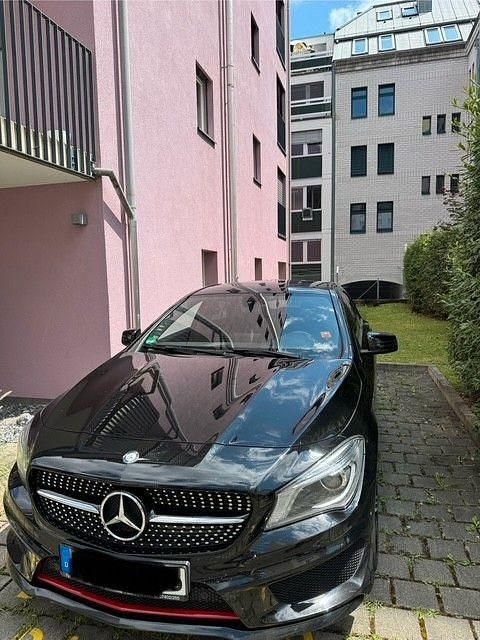 Schwarz Gebraucht 2014 Mercedes CLA250 AMG line Limousine | 15.300 € (Fairer Preis) - Bild 1/4