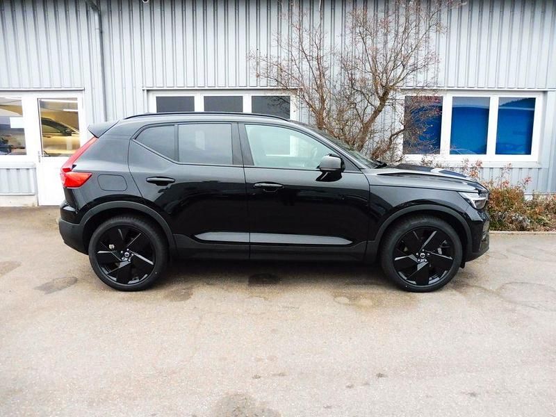 Gebraucht Volvo XC40 Plus 163 PS (119 kW) 2025 Schwarz SUV