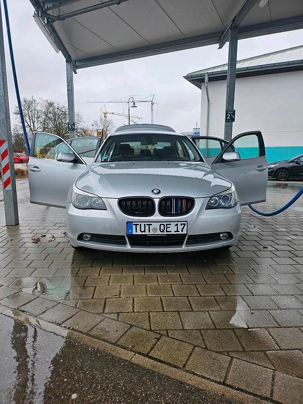 Gebraucht BMW 520 170 PS (125 kW) 2004 Silber Limousine