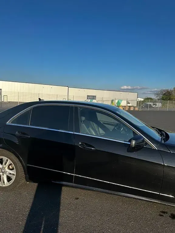 Gebraucht Mercedes E300 Elegance 252 PS (185 kW) 2012 Schwarz Limousine