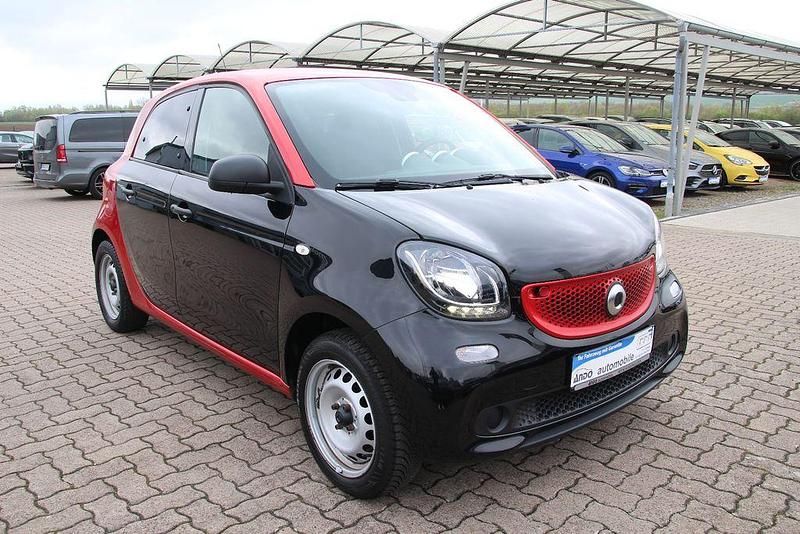 Second-hand Smart ForFour Basis 71 CP (52 kW) 2017 Negru Hatchback
