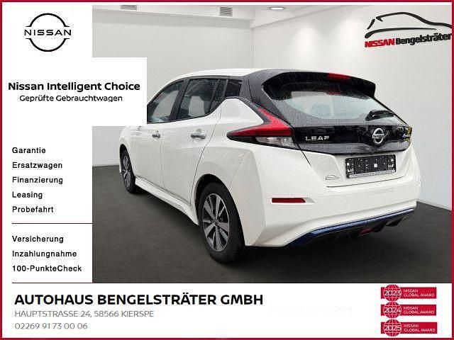 Gebraucht Nissan Leaf Acenta 110 kW (150 PS) 2021 Weiß Kleinwagen