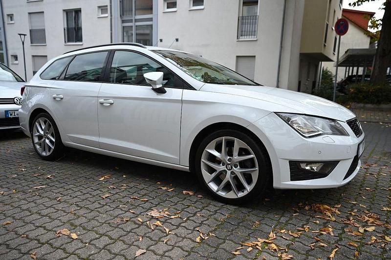 Weiß Gebraucht 2016 Seat Leon ST FR Kombi | 11.500 € (Fairer Preis) - Bild 1/4