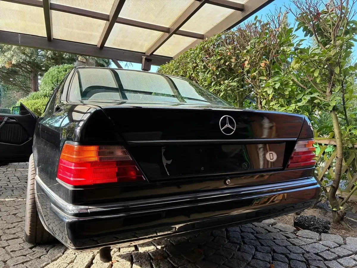 Gebraucht Mercedes 230 132 PS (97 kW) 1991 Schwarz Coupé