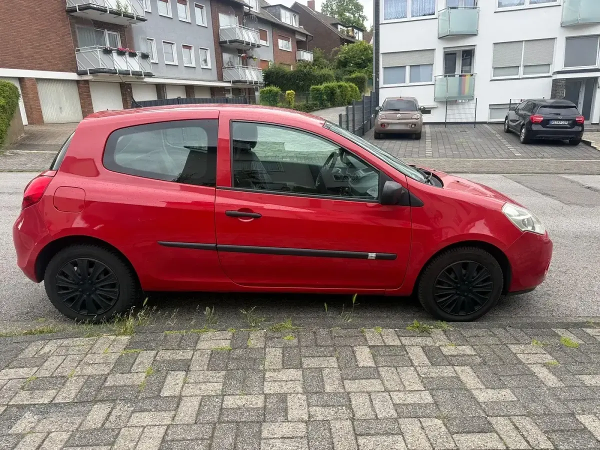 Gebraucht Renault Clio 75 PS (55 kW) 2009 Rot Kleinwagen