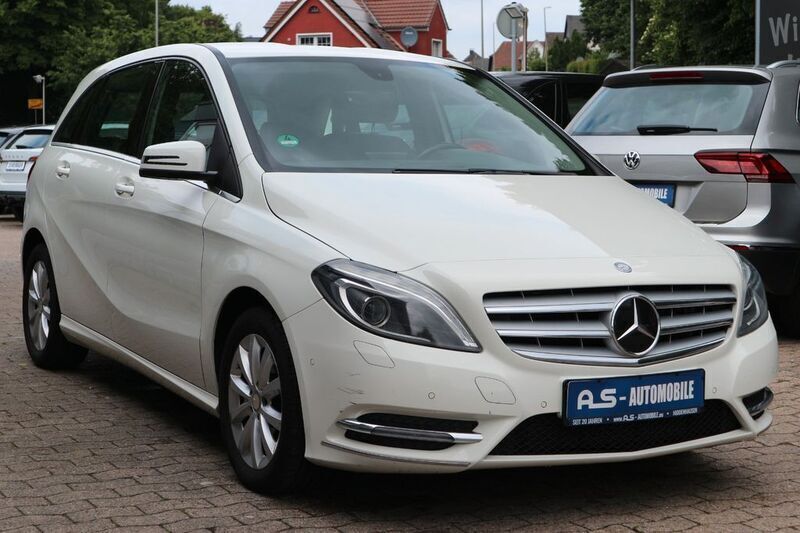 Calcitweiss unilack Gebraucht 2014 Mercedes B200 Van / Kleinbus | 7.490 € (Teuer) - Bild 1/4