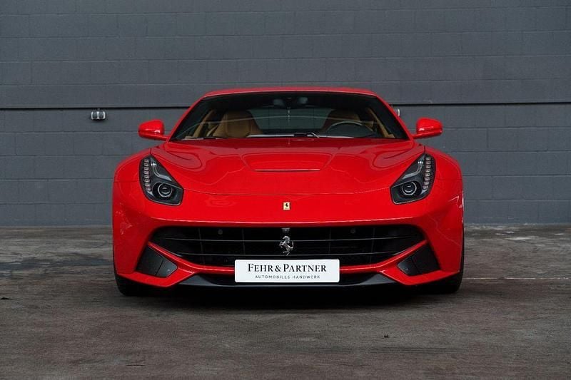 Gebraucht Ferrari F12 741 PS (545 kW) 2013 Rot Coupé