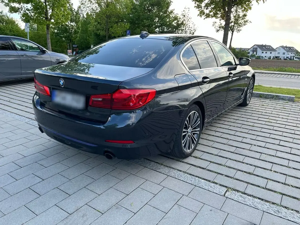 Gebraucht BMW 530 Sport Line 265 PS (194 kW) 2018 Grau Limousine