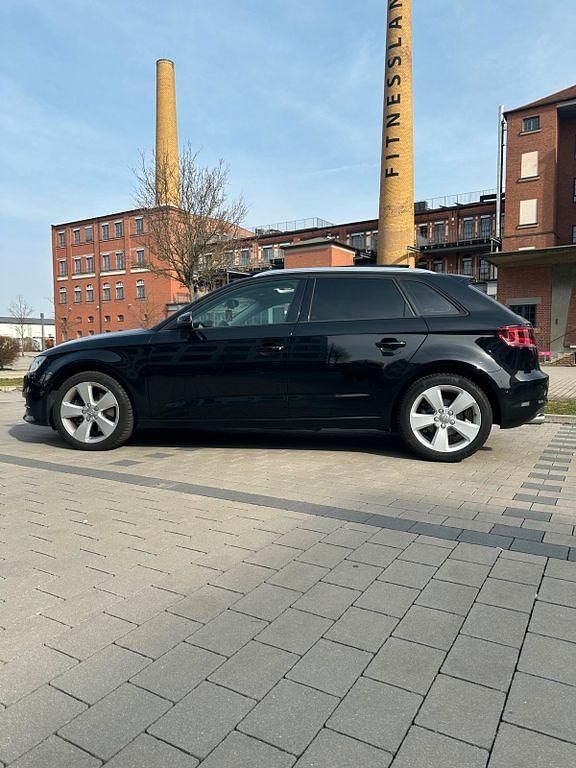 Gebraucht Audi A3 Ambiente 184 PS (135 kW) 2013 Schwarz Limousine