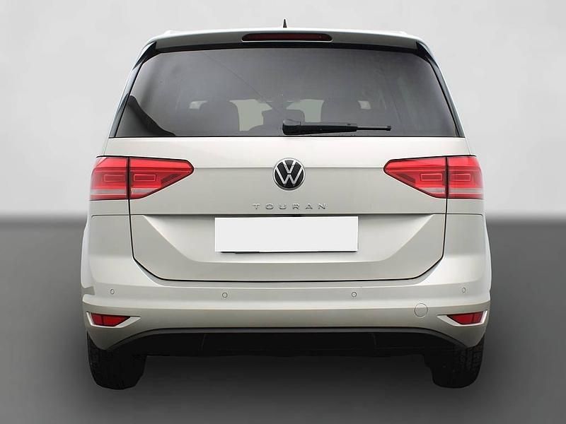 Gebraucht VW Touran S 150 PS (110 kW) 2024 Silber Van / Kleinbus