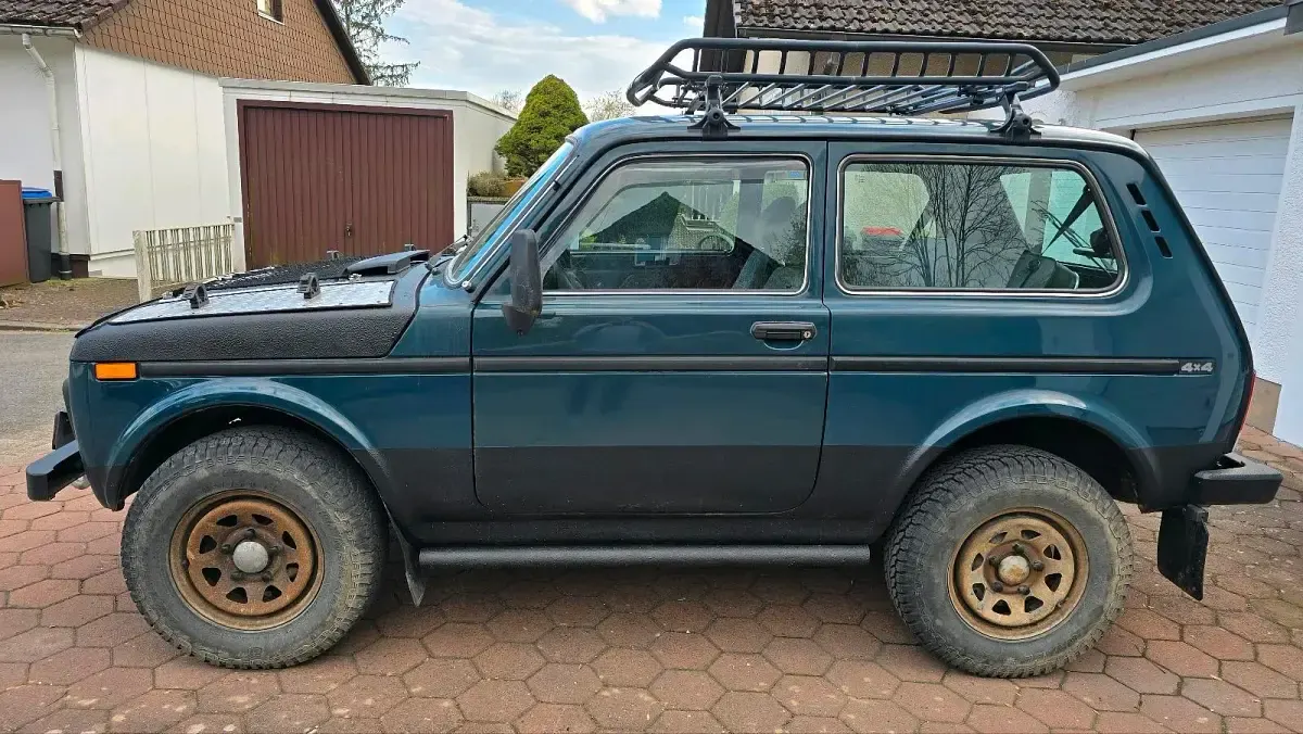 Second-hand Lada niva 82 CP (60 kW) 2008 Verde SUV