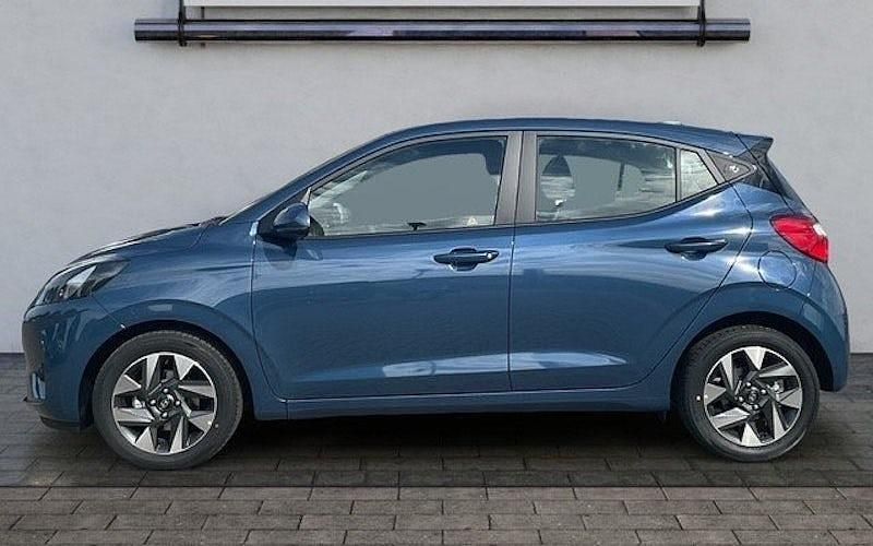 Gebraucht Hyundai i10 Trend 63 PS (46 kW) 2025 Vibrant blue Kleinwagen