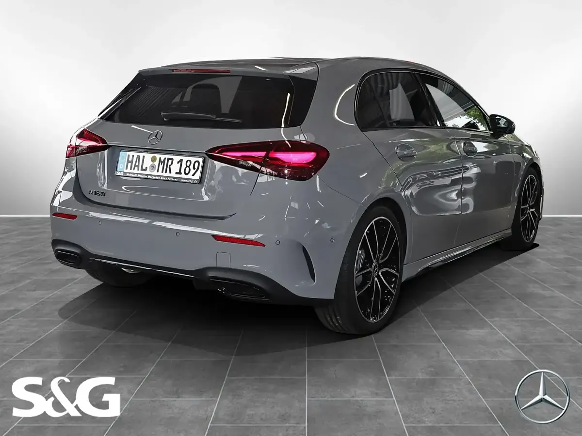 Gebraucht Mercedes A180 AMG 136 PS (100 kW) 2026 Manufaktur alpingrau uni Limousine