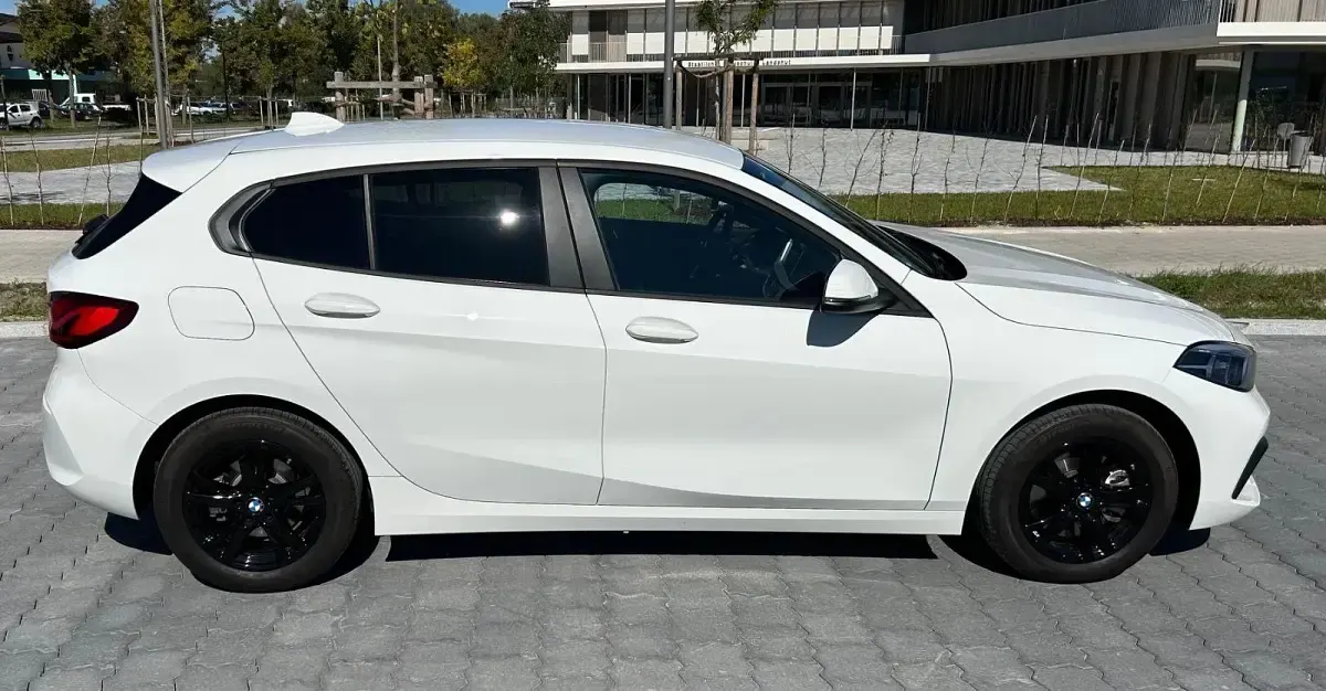Gebraucht BMW 118 Advantage 136 PS (100 kW) 2021 Weiß Kleinwagen