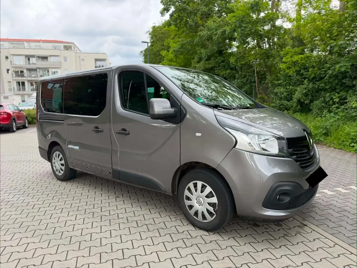 Gebraucht Renault Trafic 120 PS (88 kW) 2015 Grau Van / Kleinbus